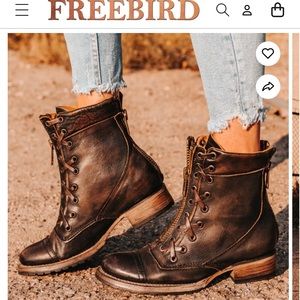 Freebirds size 10 Liverpool boots. Distressed black with red zipper.